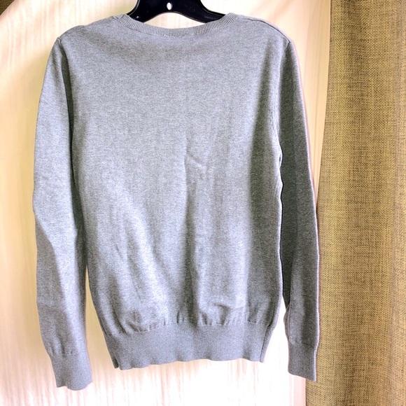 NEW NCAA Sweater Final Four Women’s Basketball - Picture 4 of 15